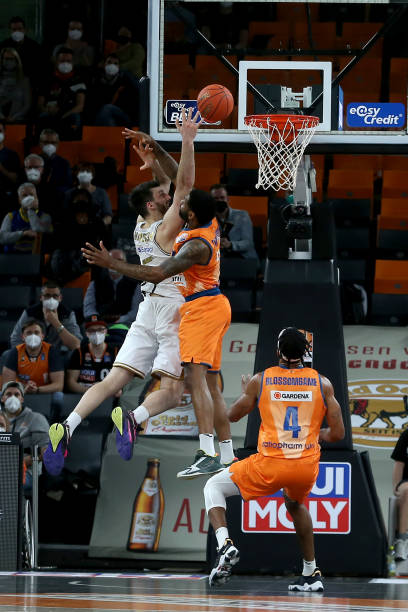 她的成就也 她的成就也