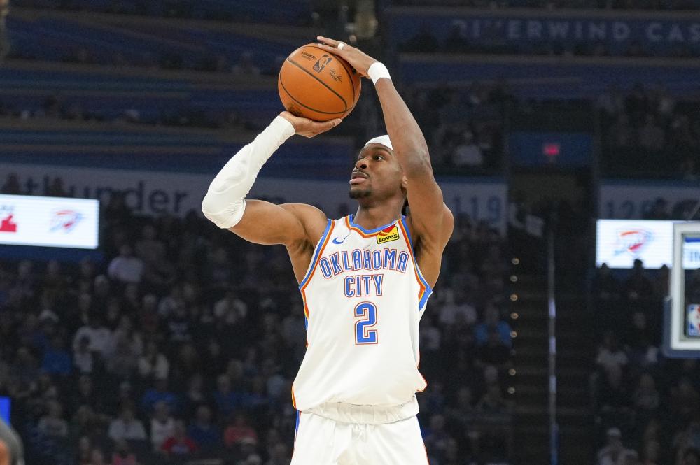 通过他的名 通过他的名